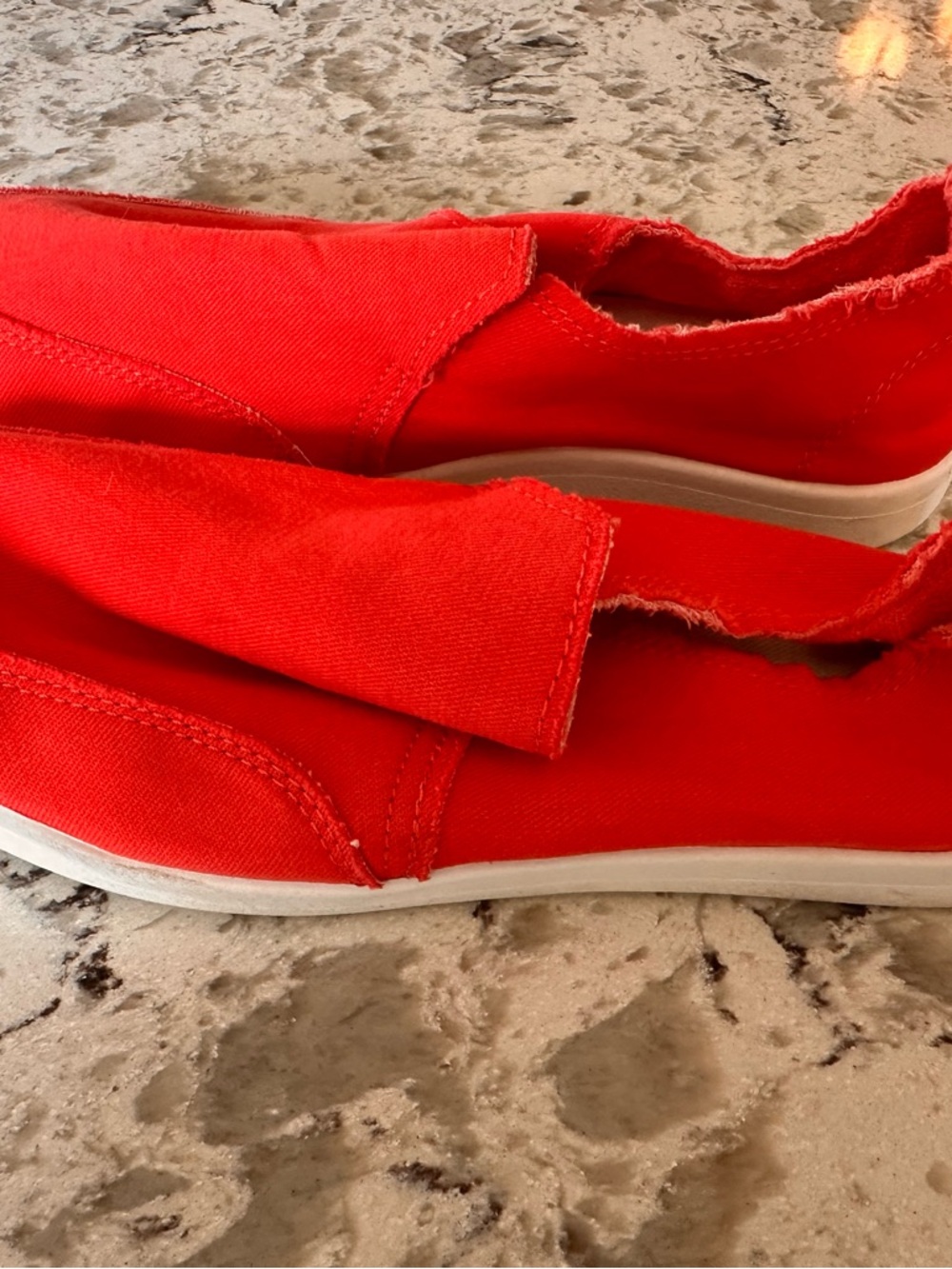 Vionic Women Malibu Beach Corral Red slip on sneaker size 8 Slip On Cloth - Picture 2 of 5